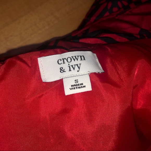 Crown‎ & Ivy Puffer Vest Red Black Small - Picture 6 of 6